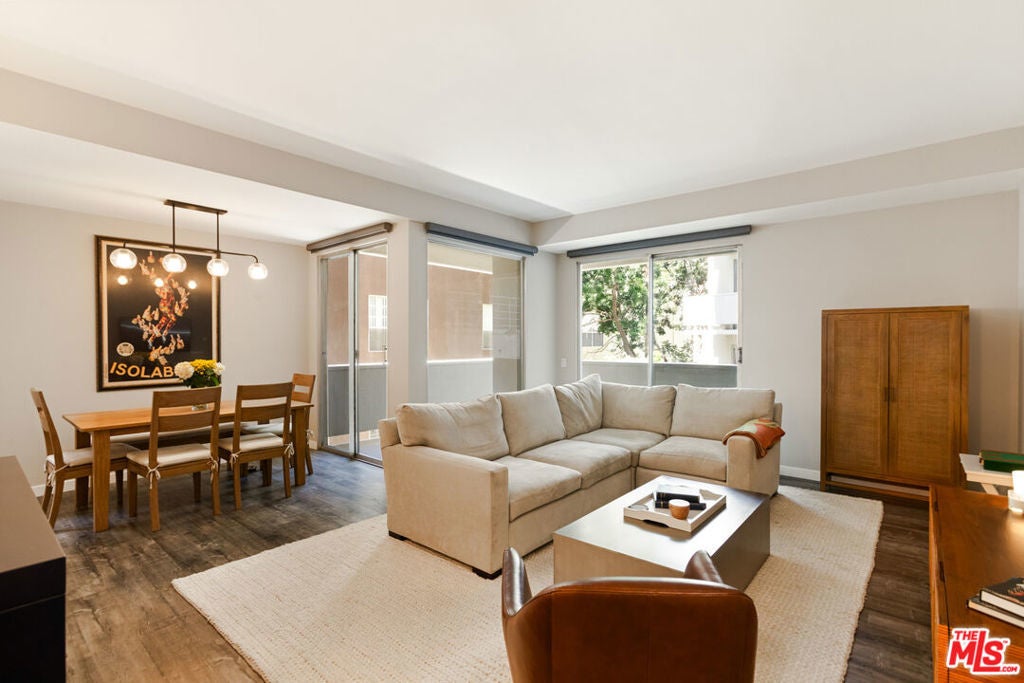 Photo of Listing #25522045