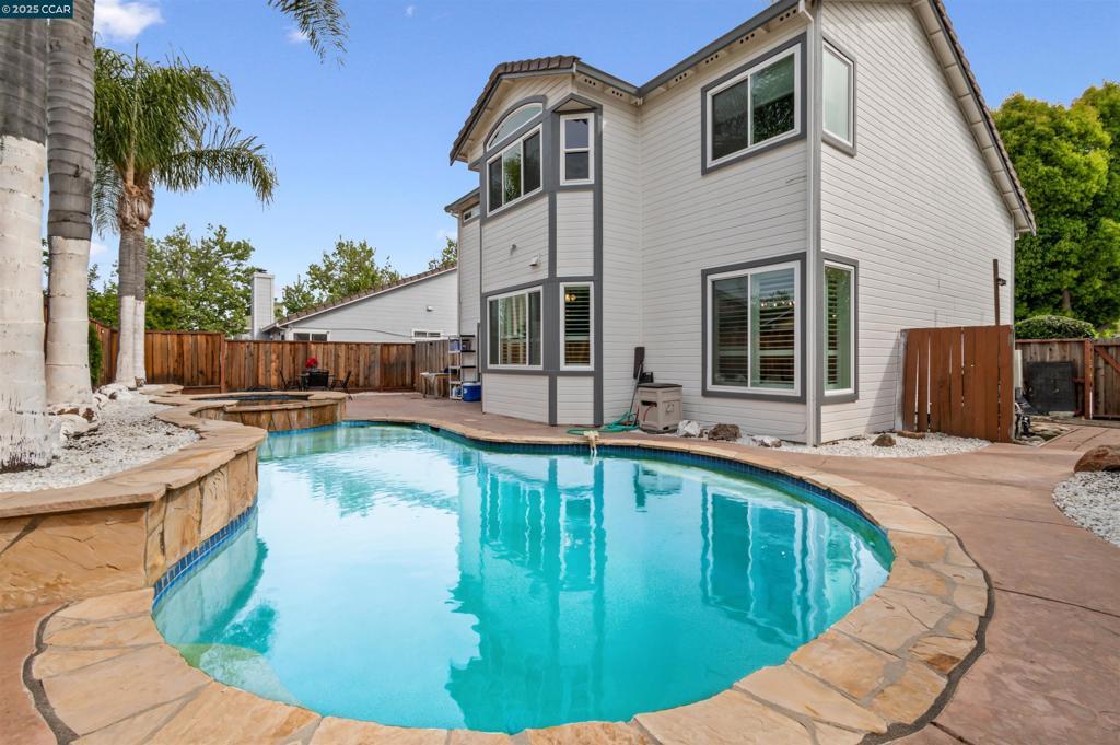 Photo of Listing #41092601