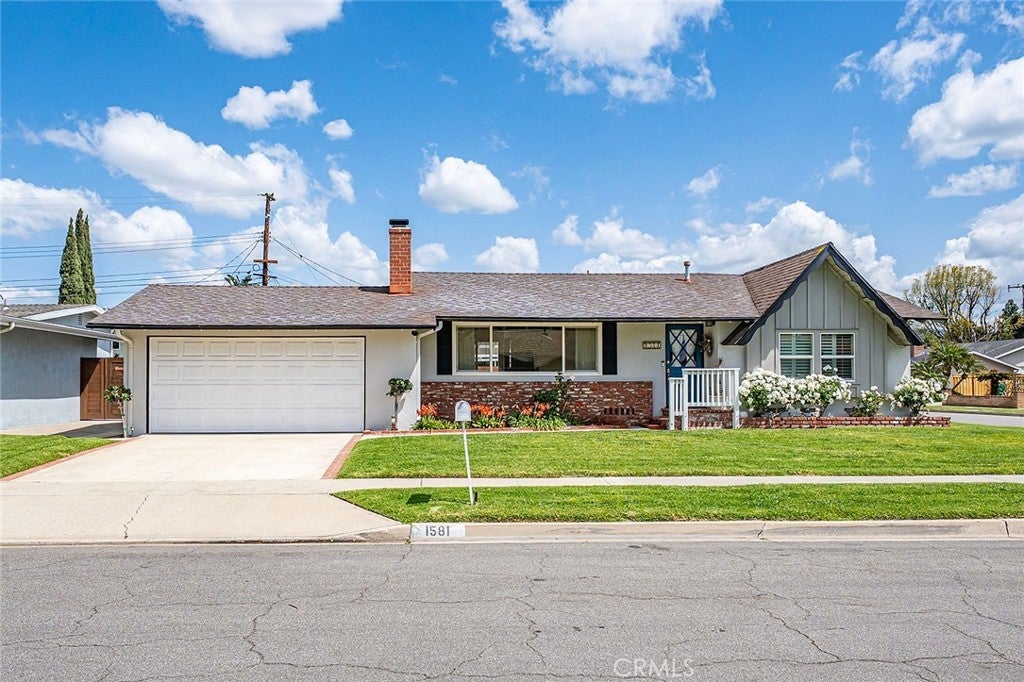 Photo of Listing #NP25077600