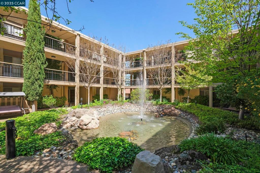 Photo of Listing #41092633