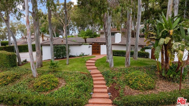 2421 Via Anita, Palos Verdes Estates.