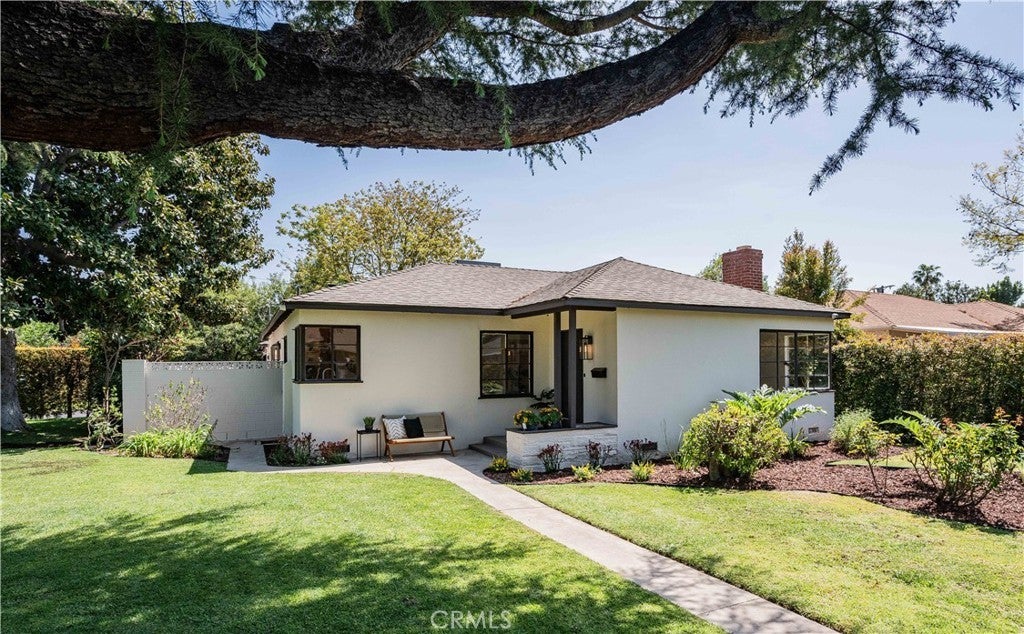 Photo of Listing #SR25077370