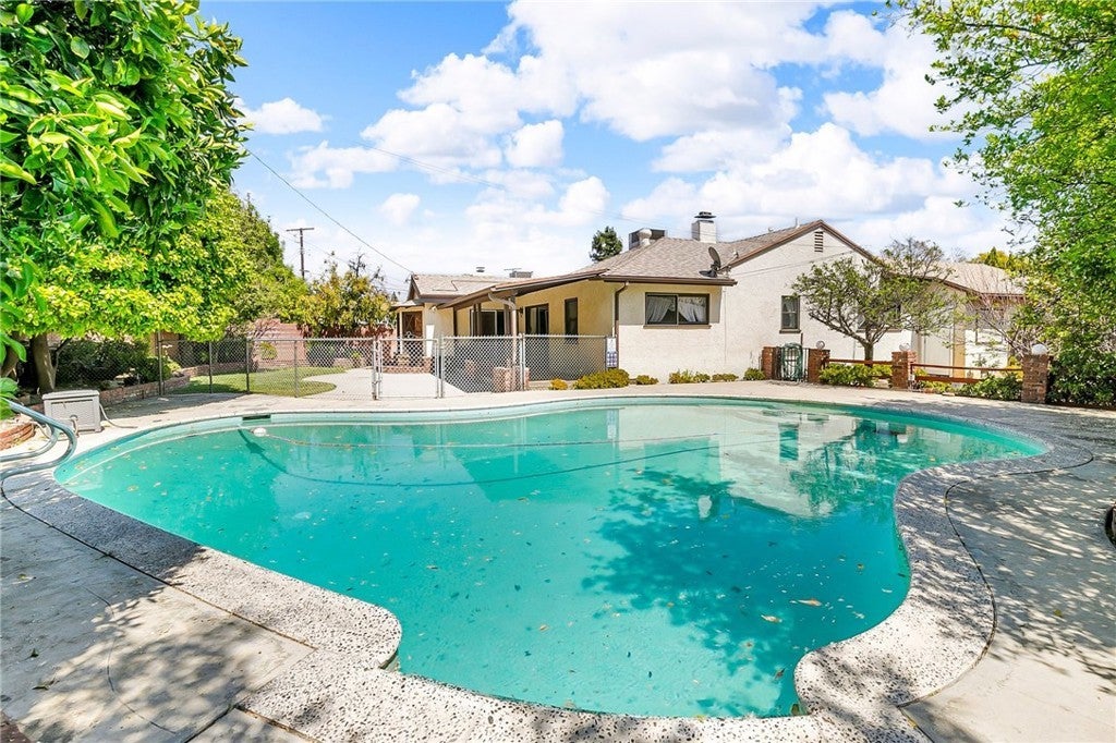 Photo of Listing #SR25075982