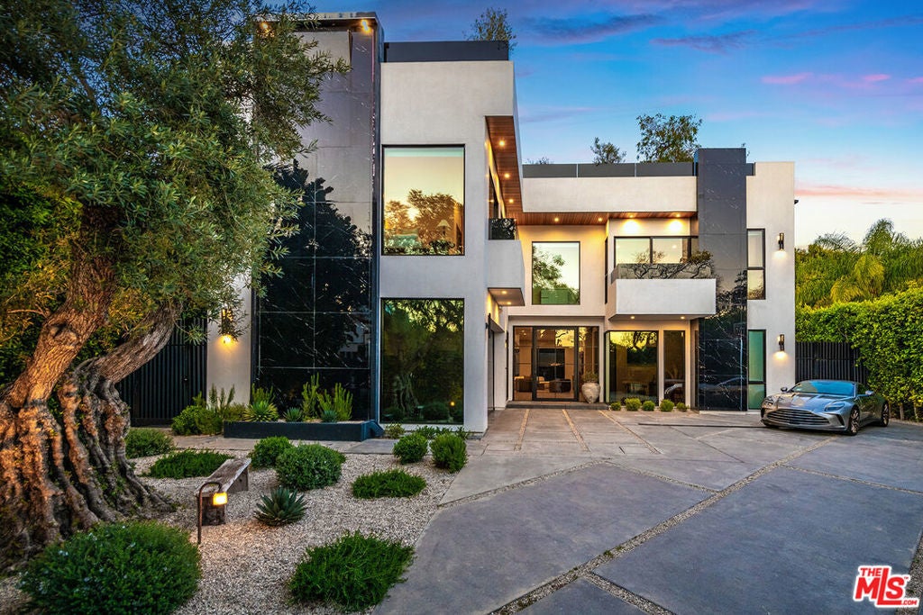 Photo of Listing #25523259