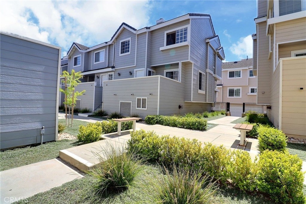 Photo of Listing #CV25078206