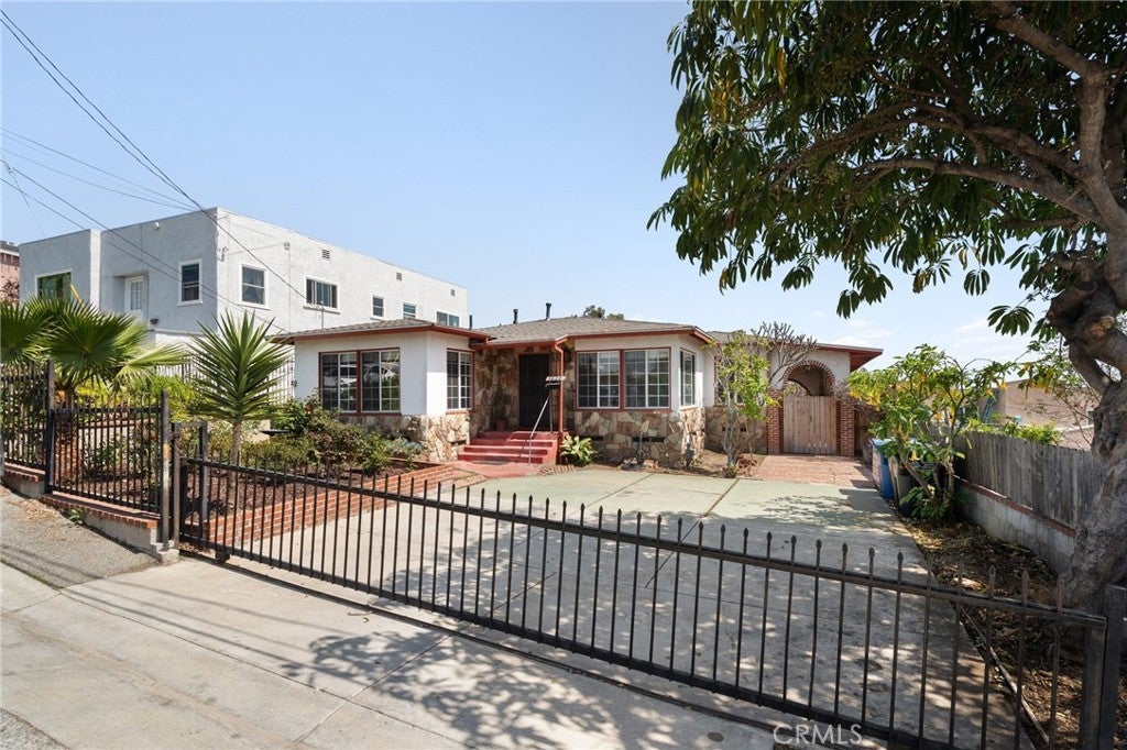 Photo of Listing #PW25078336