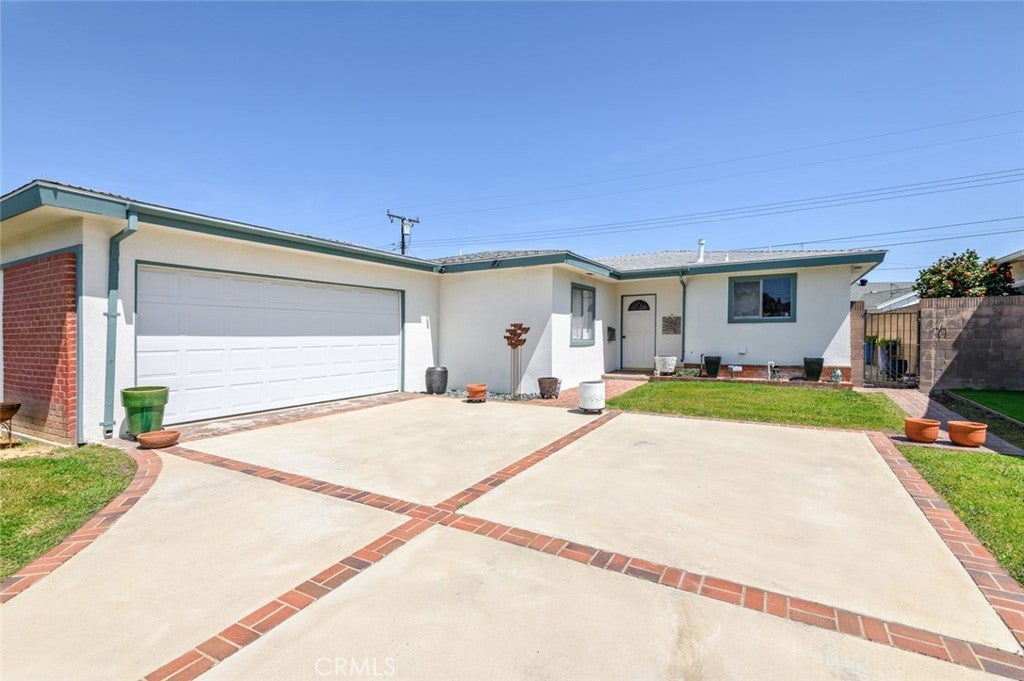 Photo of Listing #PV25077664