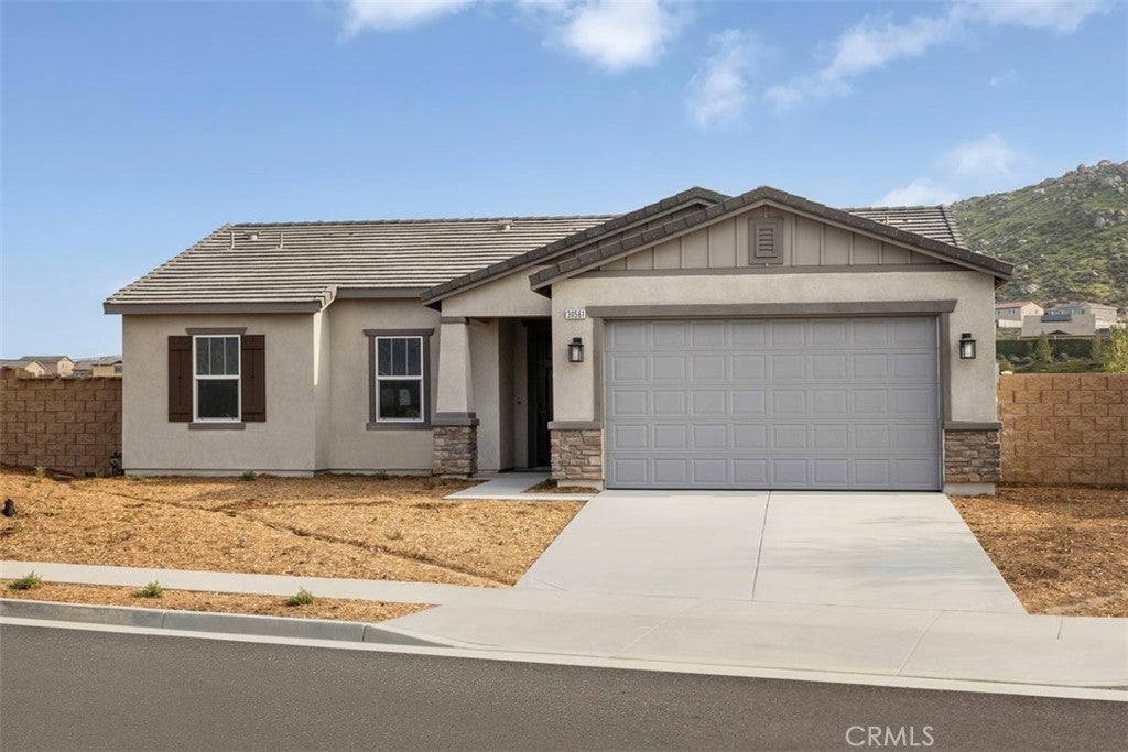 Photo of Listing #IV25078478