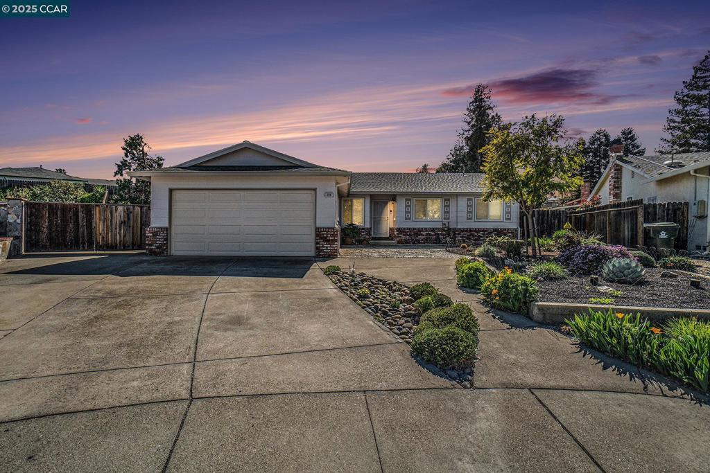 Photo of Listing #41092756