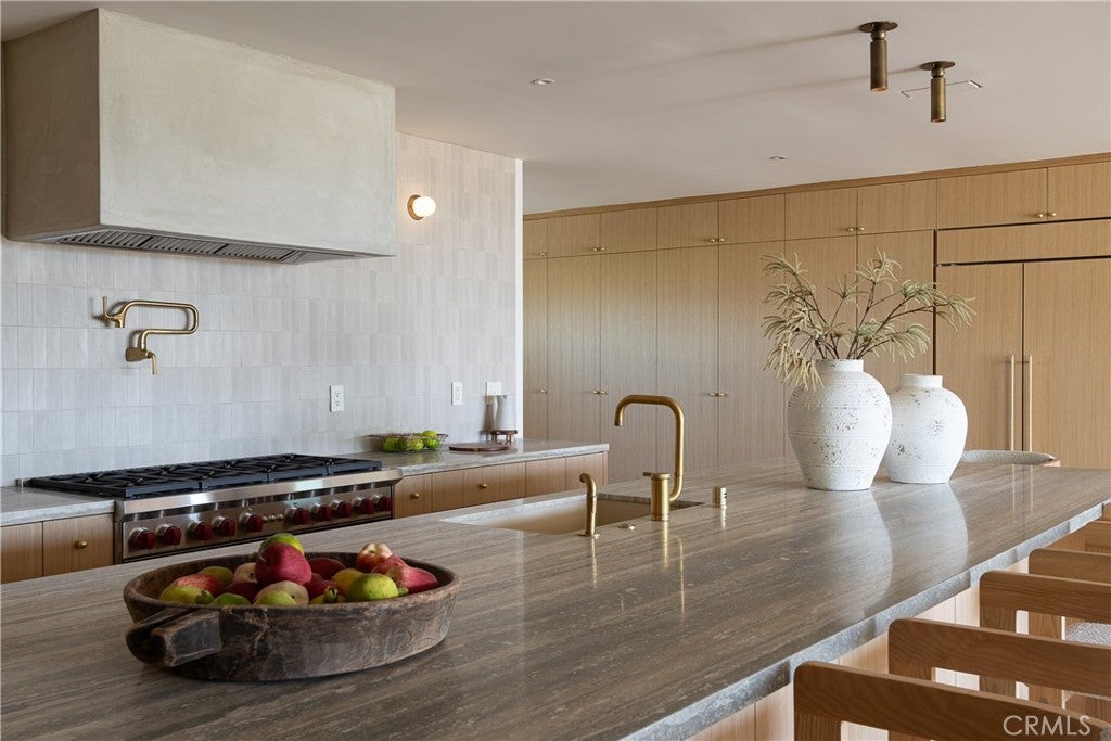 Photo of Listing #SR25065364