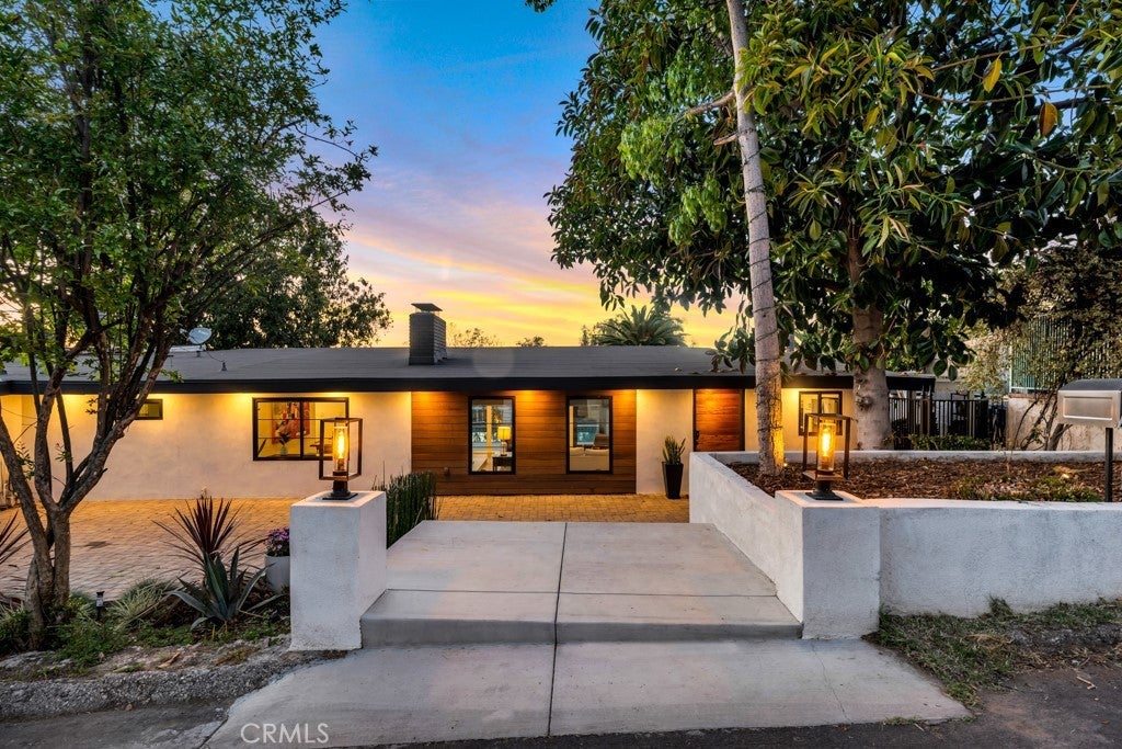 Photo of Listing #SR25078130