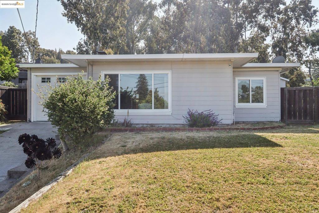 Photo of Listing #41092792