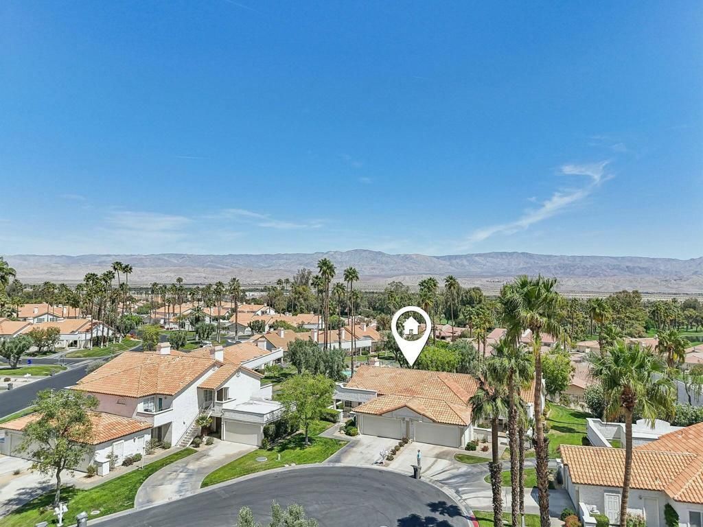 152 Falls Court, Palm Desert