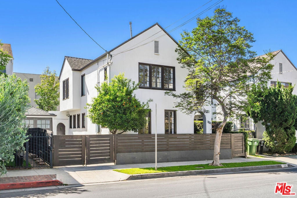 Photo of Listing #25523599