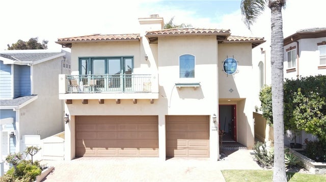 1153 9th Street, Hermosa Beach.