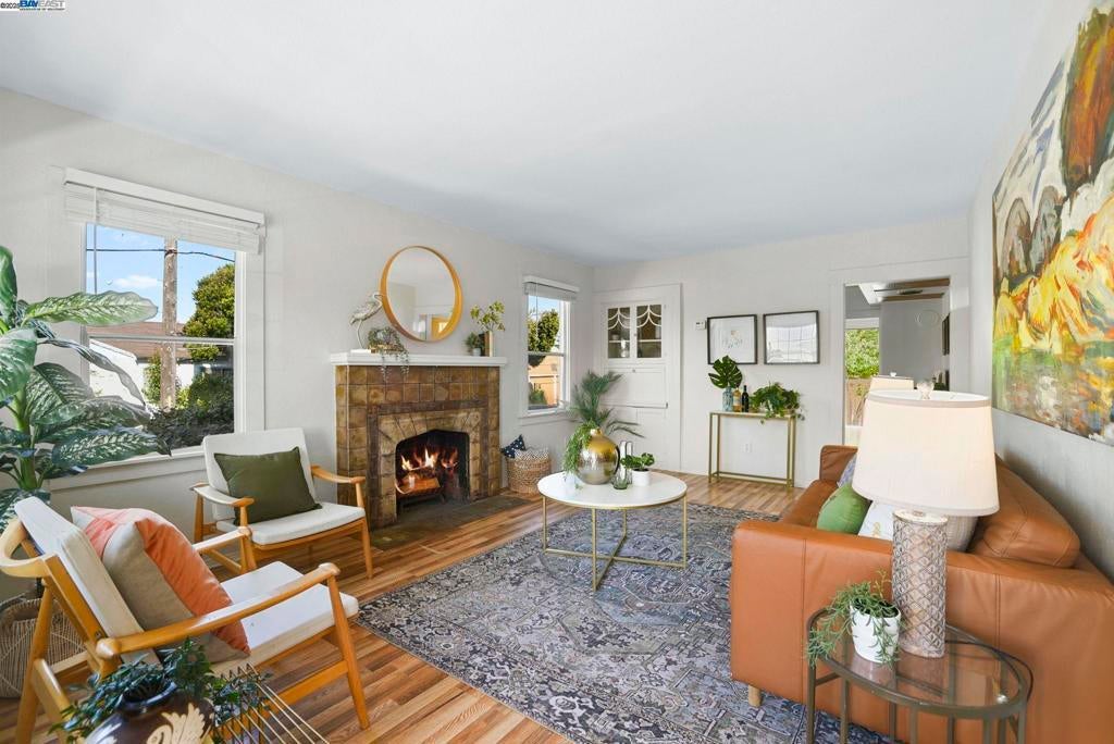 Photo of Listing #41092878