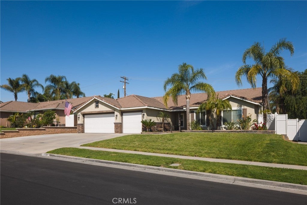 Photo of Listing #IV25079397