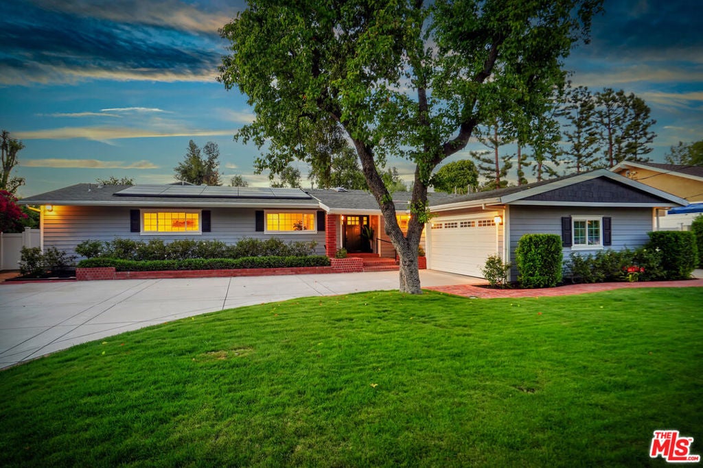 Photo of Listing #25523541