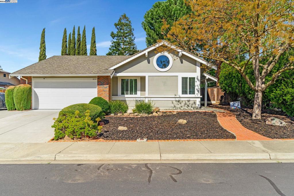 Photo of Listing #41092935