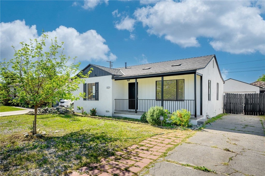 Photo of Listing #SR25077926