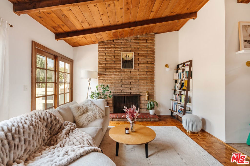 Photo of Listing #25524121