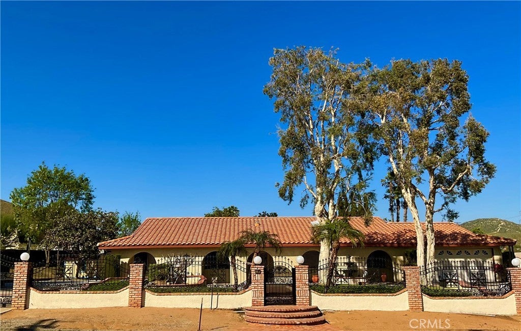 Photo of Listing #IV25078616