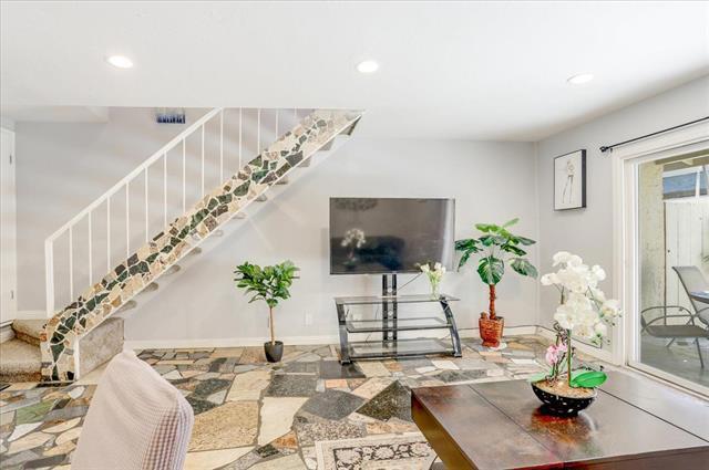 Photo of Listing #ML82002082