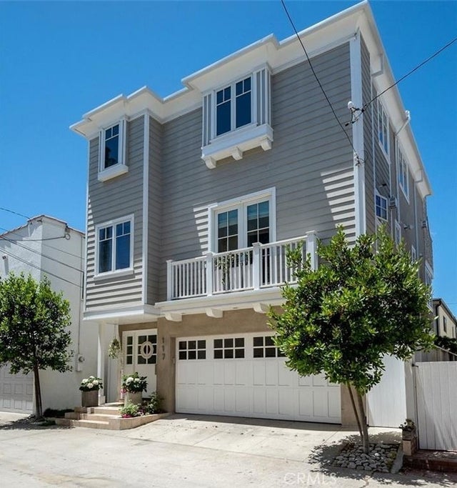 117 Crest Drive, Manhattan Beach.