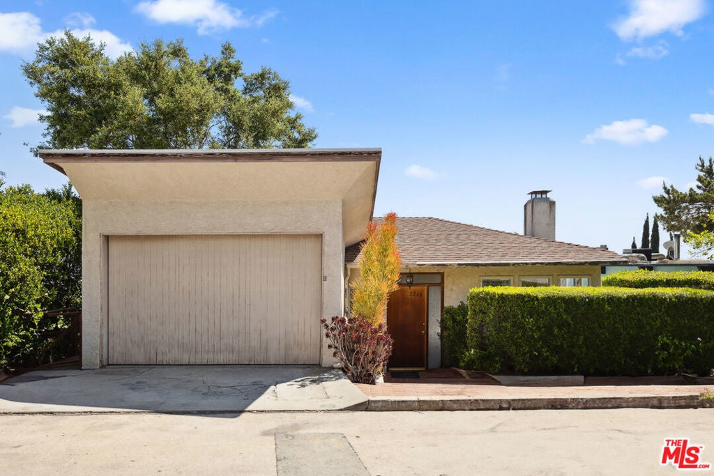 Photo of Listing #25523957