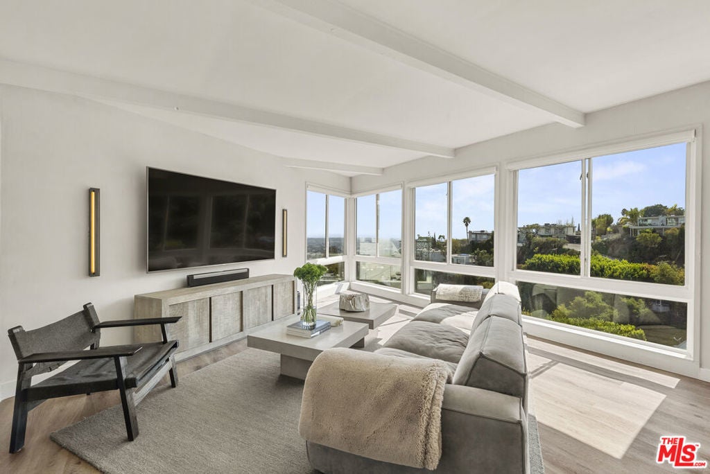 Photo of Listing #25523241