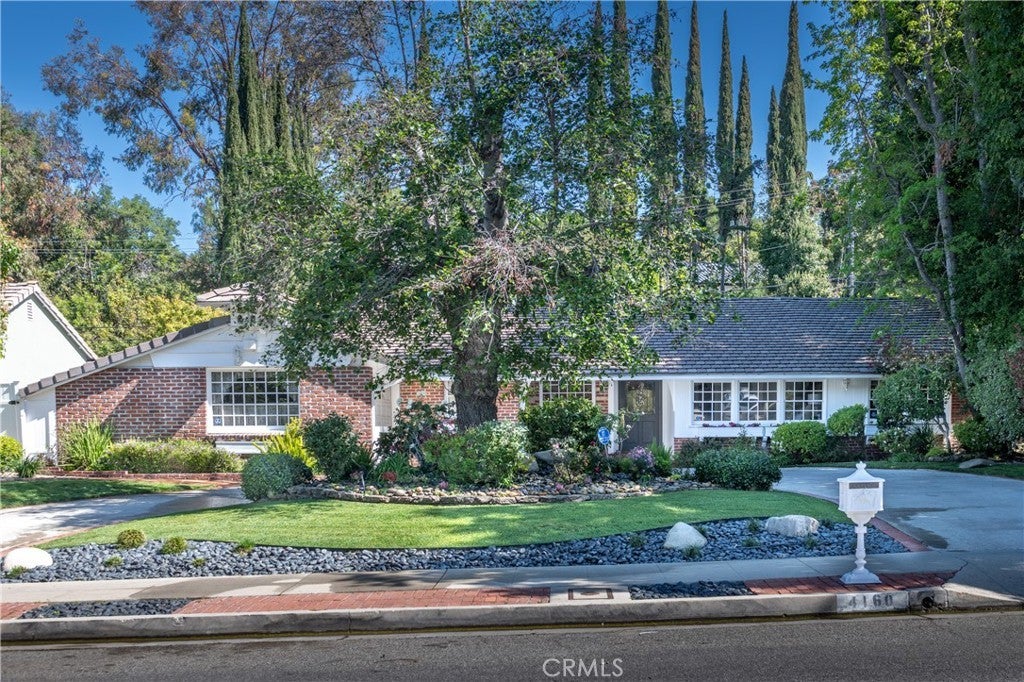 Photo of Listing #SR25080171