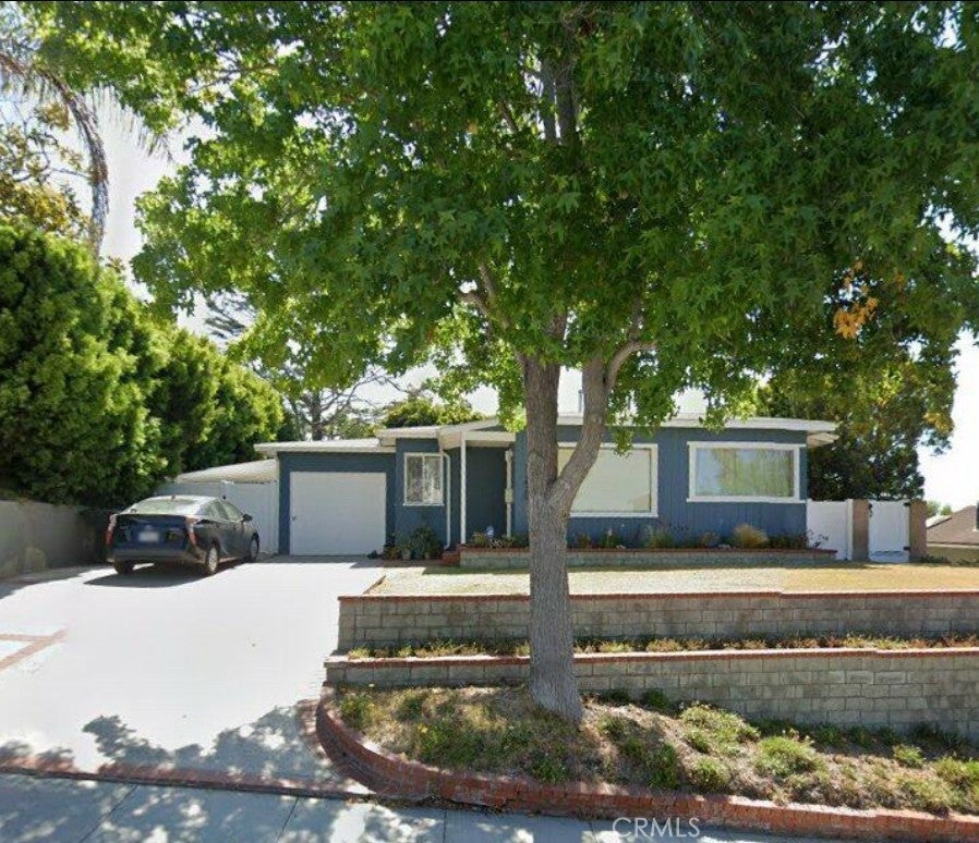 22420 Warmside Avenue
