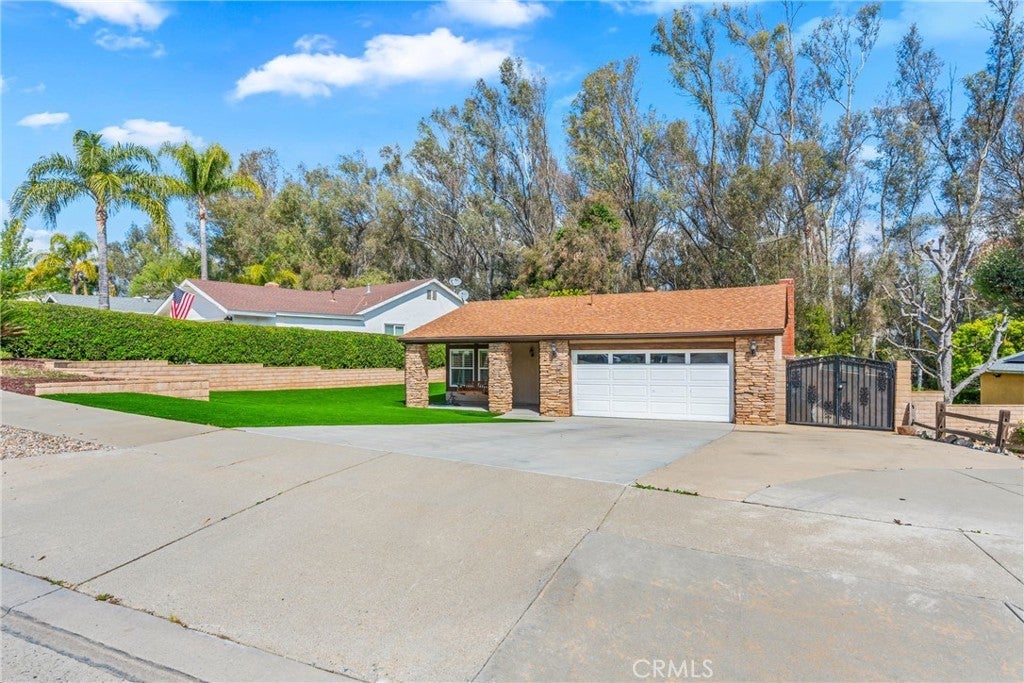 Photo of Listing #PW25077220