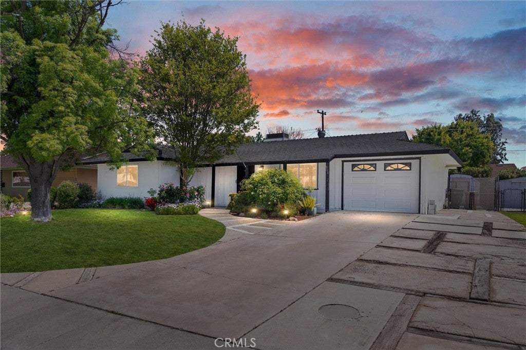 Photo of Listing #SR25076228