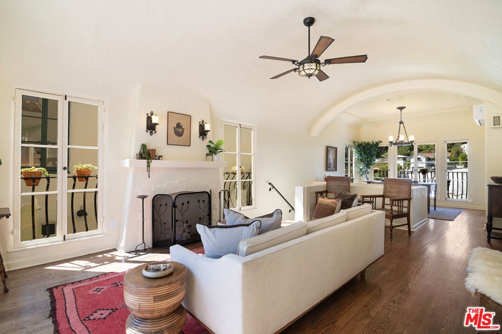 Photo of Listing #25524747