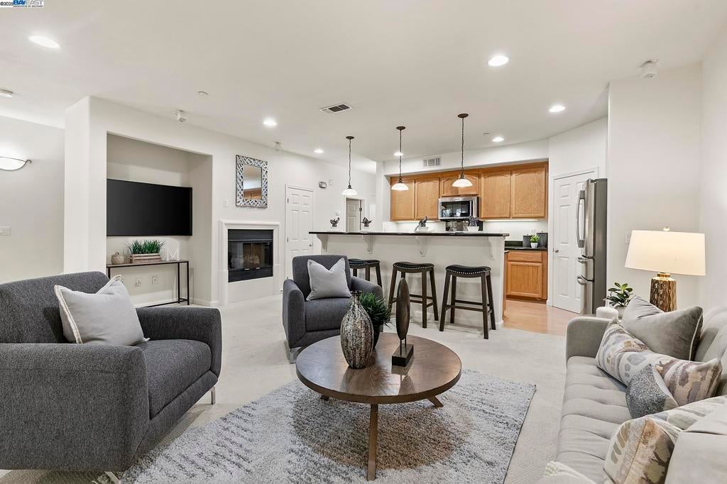 Photo of Listing #41093193