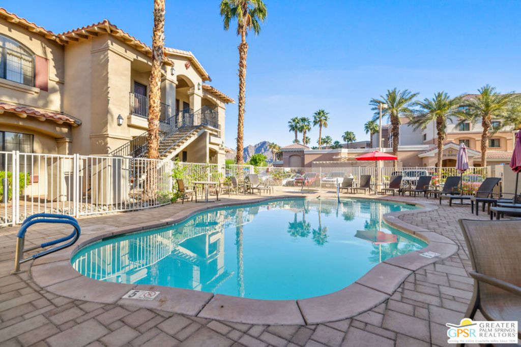 50690 Santa Rosa Plaza # 2, La Quinta