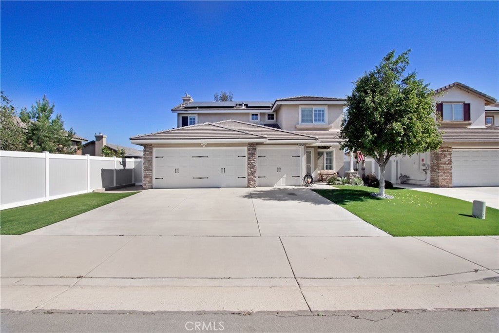 Photo of Listing #IV25076990