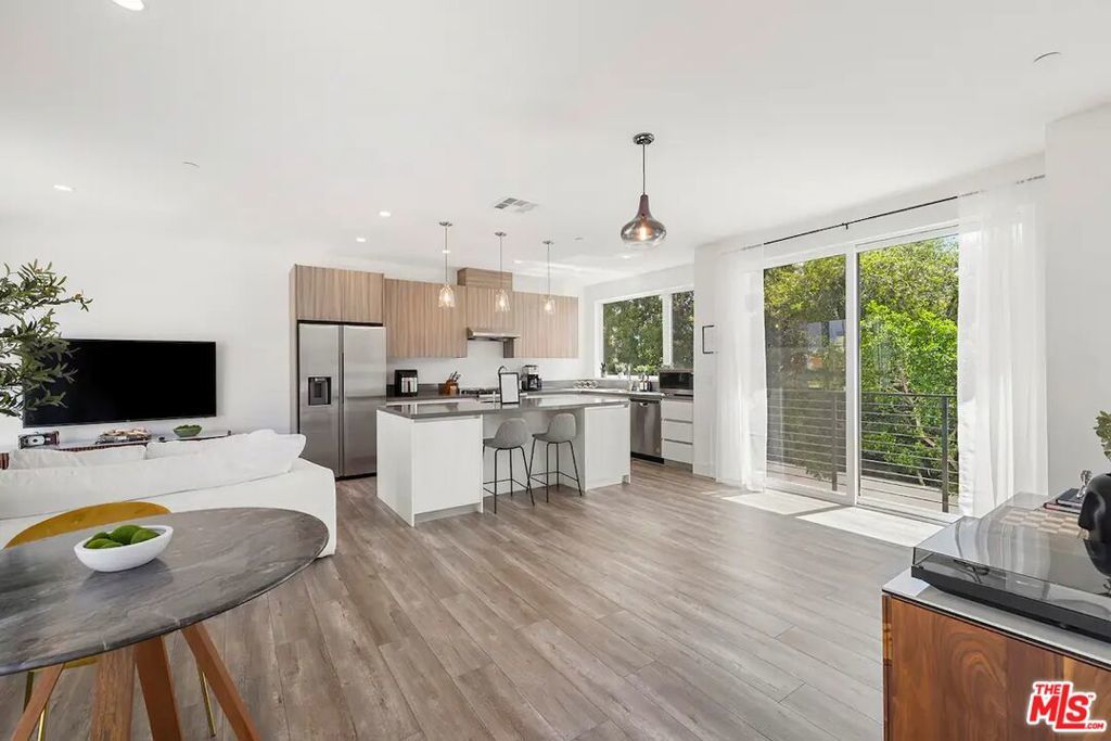 Photo of Listing #25520947