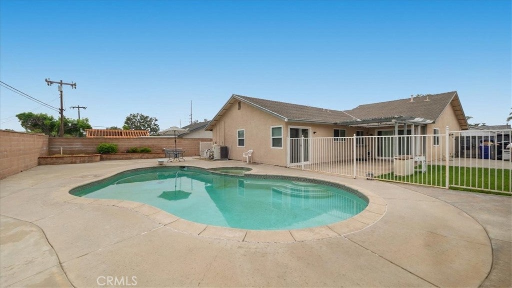 Photo of Listing #DW25081667