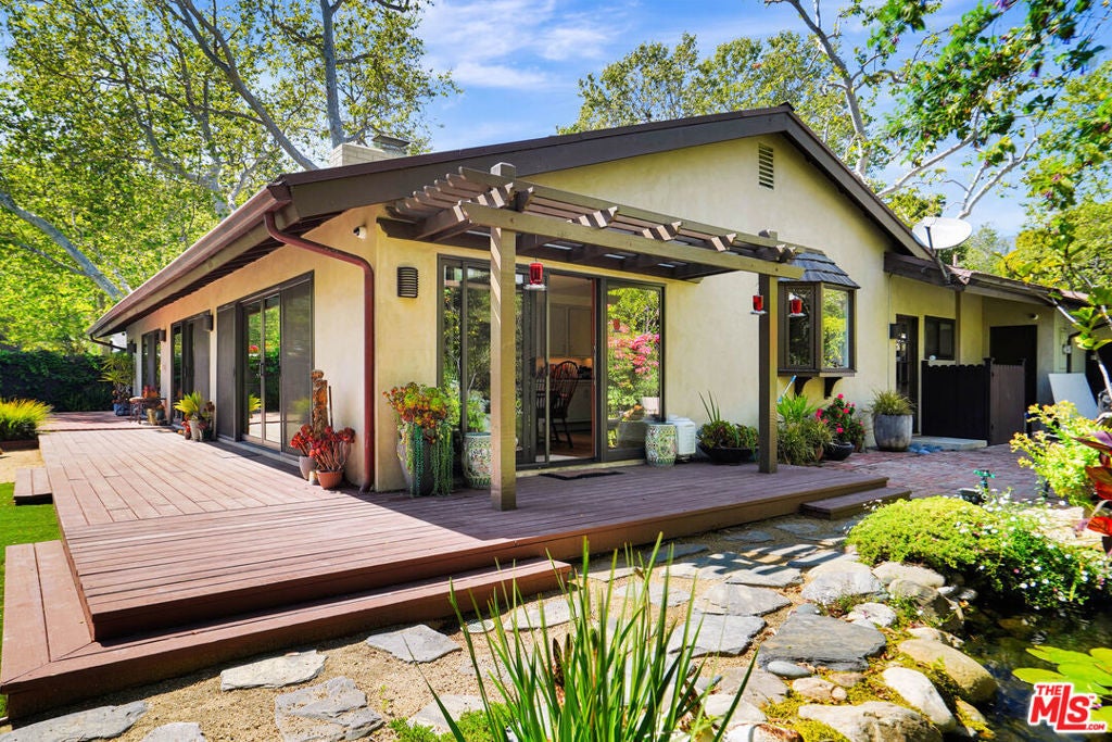 Photo of Listing #25524396