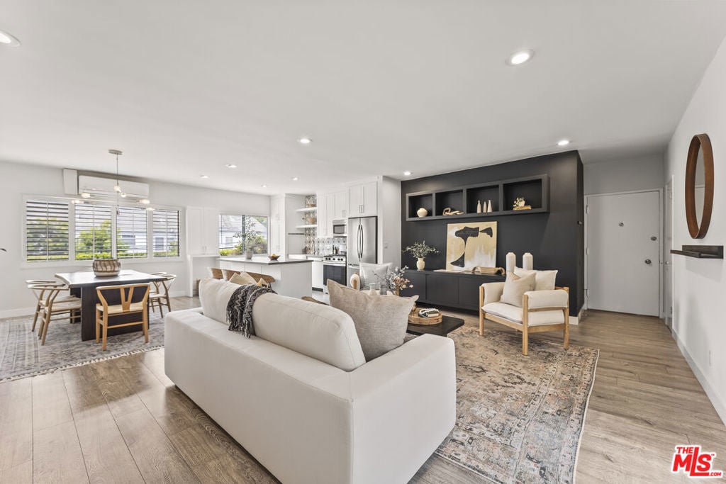 Photo of Listing #25525185