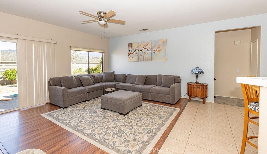 Photo of Listing #DW25081772