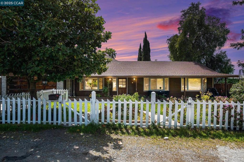 Photo of Listing #41093327