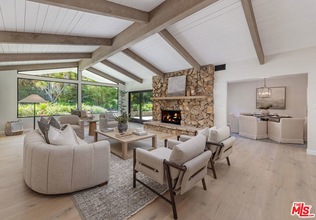 Photo of Listing #25523661