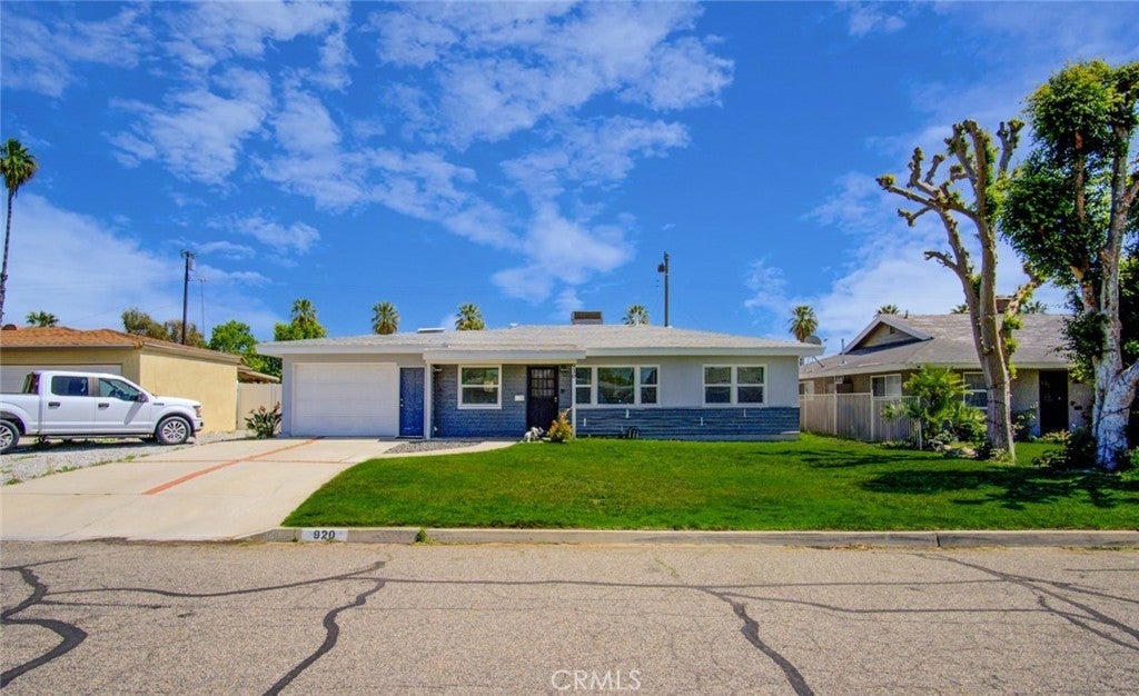 Photo of Listing #DW25082861