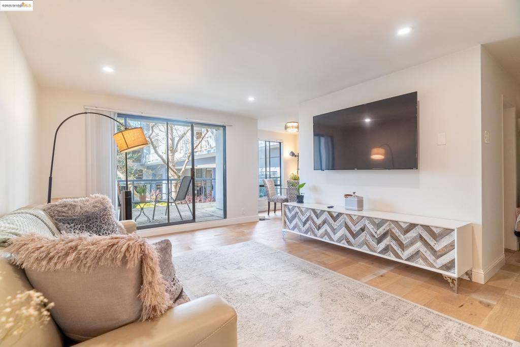 Photo of Listing #41093376