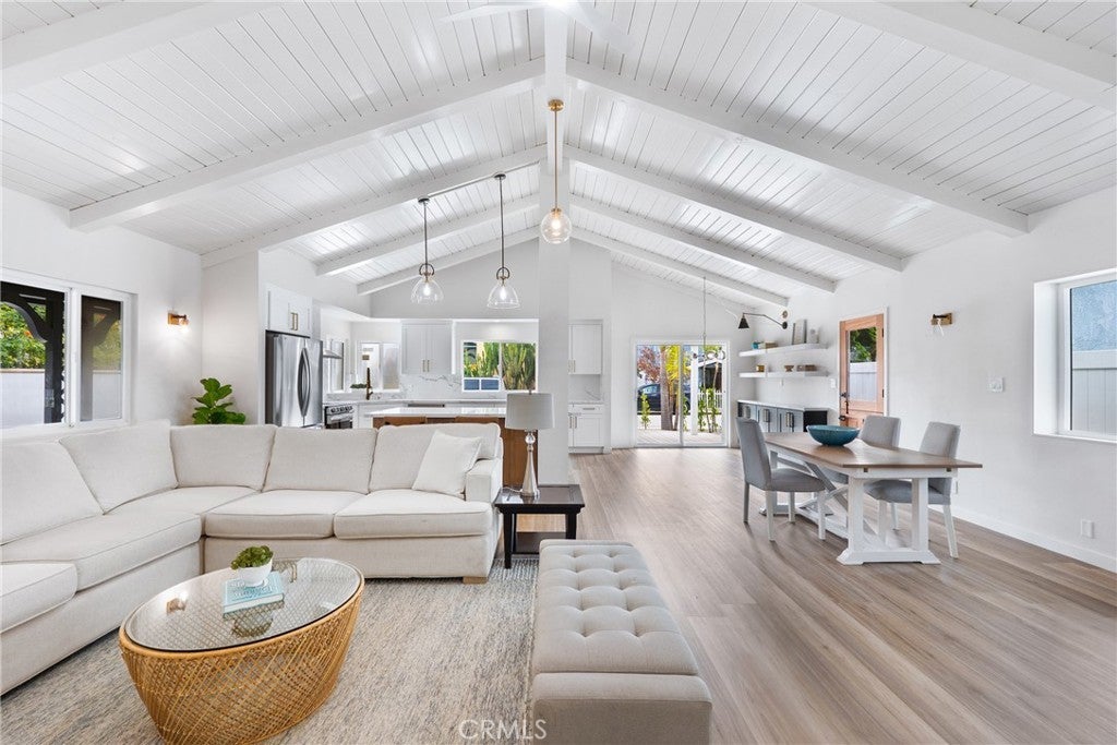 Photo of Listing #SR25082878