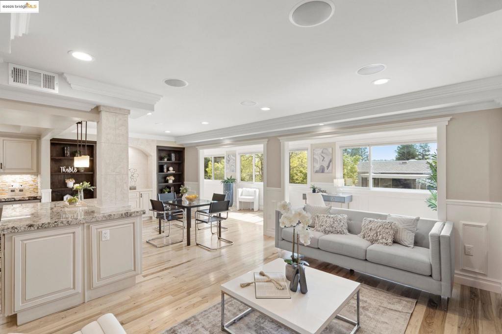 Photo of Listing #41093394