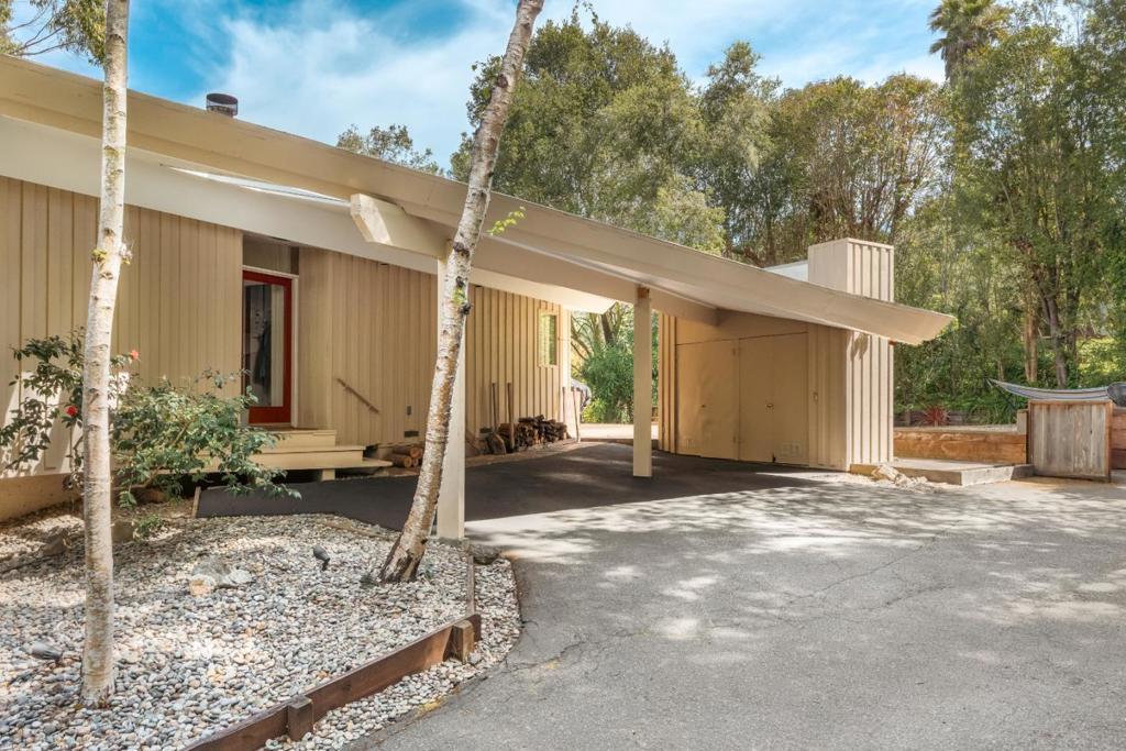 Photo of Listing #ML82002360